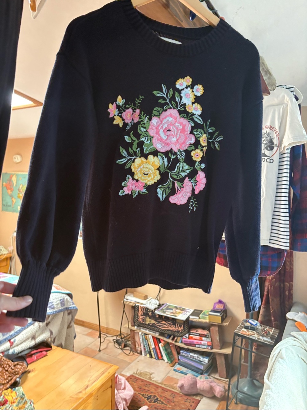 LOFT Floral Embroidered Crewneck Sweater – Size M